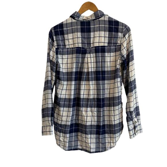 American Eagle Blue and Cream Plaid Long Sleeve Button Down Shirt - Picture 7 of 7